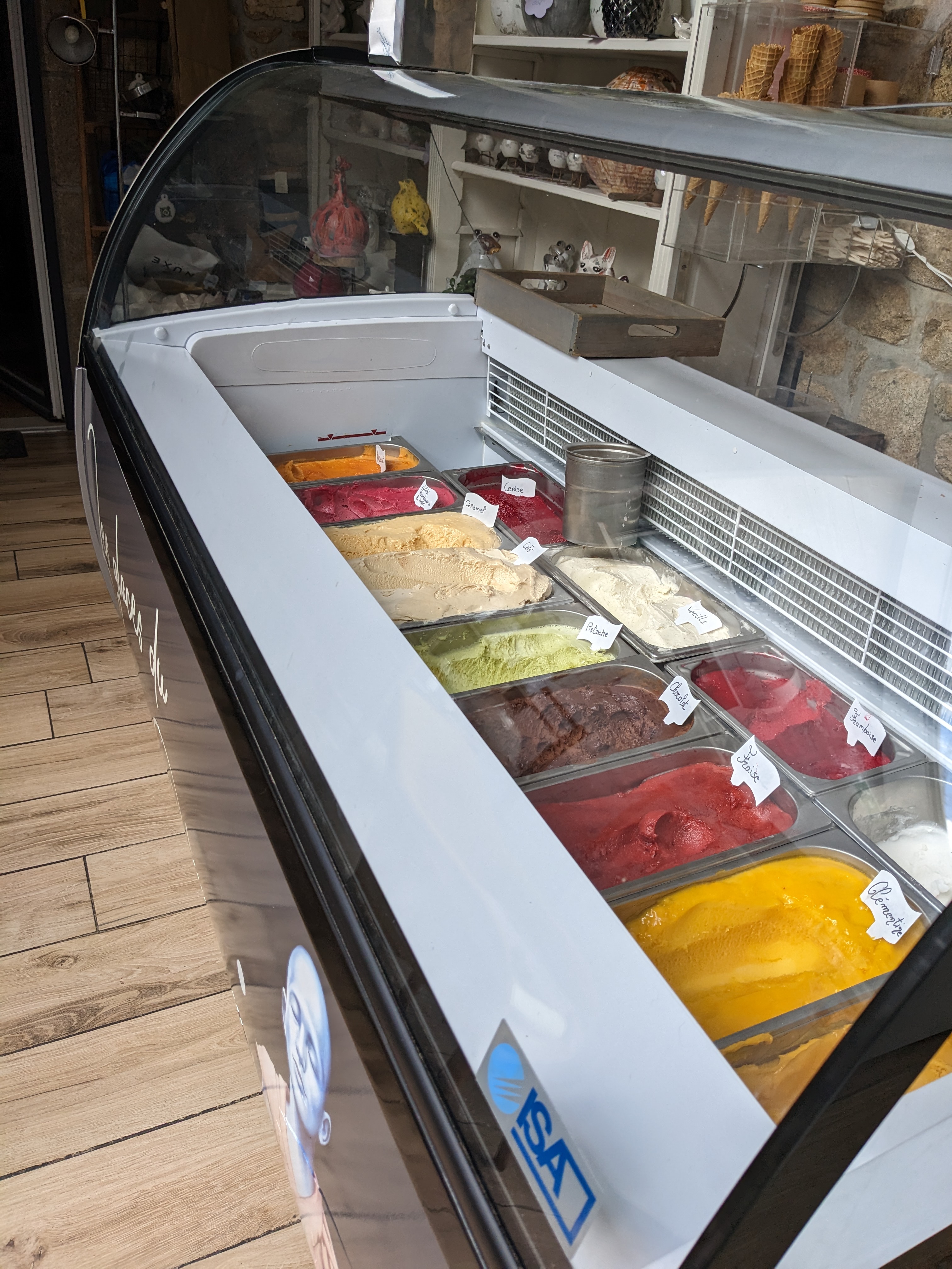 Vitrine ISA Millennium occasion en situation avec bacs de glaces